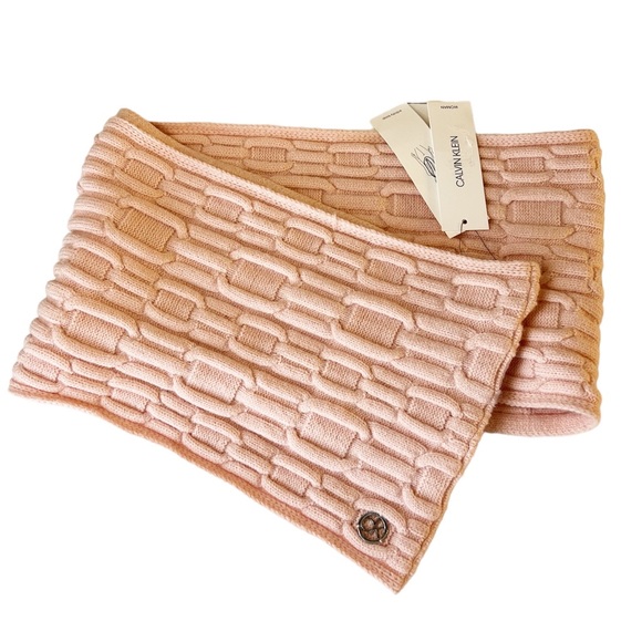 NWT Calvin Klein loop infinity pink knit scarf/wrap - Picture 9 of 10